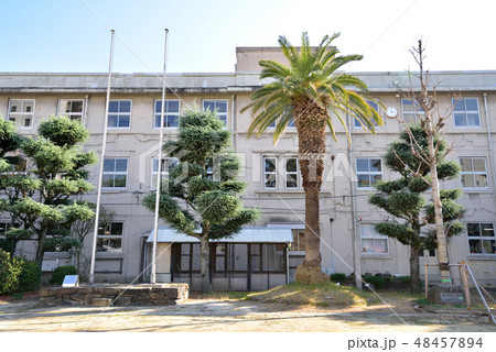旧福岡市立大名小学校　福岡市中央区大名２丁目 48457894