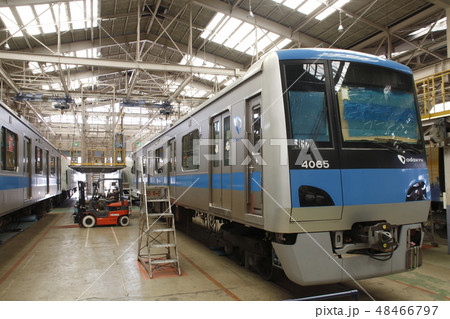 大宮総合車両センターにて検査を受ける小田急線4000形 大宮総合車両センターにて検査を受ける小田急線4000形 48466797