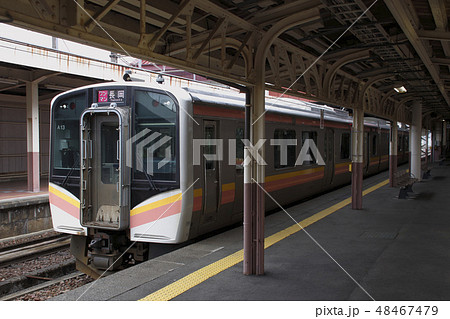 上越線E129系(ワンマン運転:越後湯沢⇔長岡) 上越線E129系(ワンマン運転:越後湯沢⇔長岡) 48467479