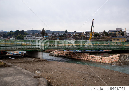 富山 八尾 井田川と架け替え工事中の十三石橋 2019.02 48468761