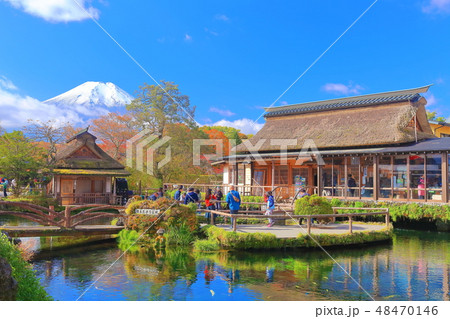 【山梨県】忍野八海 中池と富士山 【山梨県】忍野八海 中池と富士山 48470146