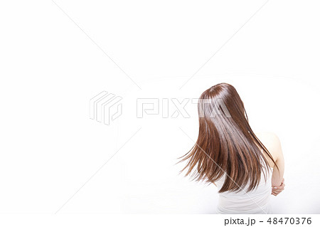 ヘアケアイメージ ビューティ 女性 白バック 髪 カラーリング 美容室 美容院 ロング ヘアカラー ヘアケアイメージ ビューティ 女性 白バック 髪 カラーリング 美容室 美容院 ロング ヘアカラー 48470376