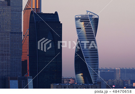 モスクワシティ　モスクワ　ロシア　ヨーロッパ　海外　高層ビル　モスクワ中心部　晴れ　黄昏 48470658