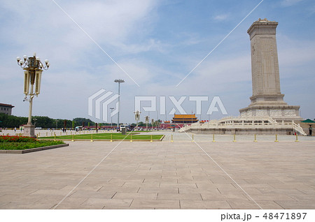 天安門広場　人民英雄紀年碑 48471897