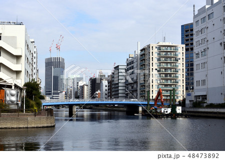 芝浦運河に架かる潮路橋 48473892