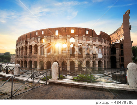 Old ancient colosseum 48479586