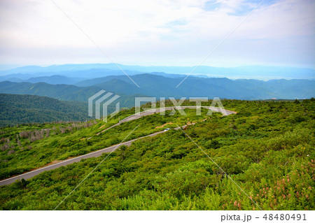 東北・蔵王・蔵王ハイライン・山肌を行く爽快なドライブ（６） 48480491