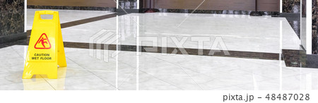 Marble shiny floor in a luxury hallway 48487028