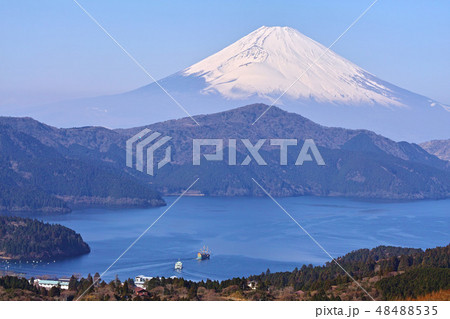 【箱根】大観山から見る芦ノ湖と富士山 48488535