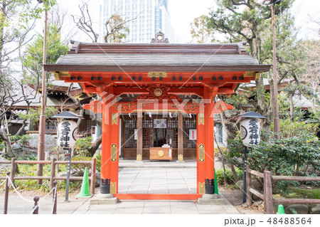 東京都　港区　愛宕神社（あたごじんじゃ）　丹塗りの門・神門 48488564