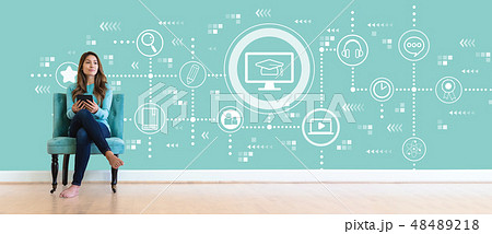E-Learning with young woman 48489218