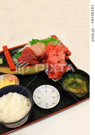 海鮮料理マグロ定食 海鮮料理マグロ定食 48496381