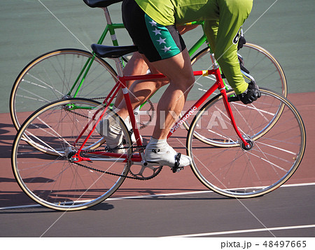 自転車競技のアップ トラック競技 競輪の写真素材