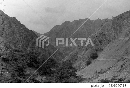 写真　昭和38年　足尾から日光の半月峠に向かう道より撮影 48499713