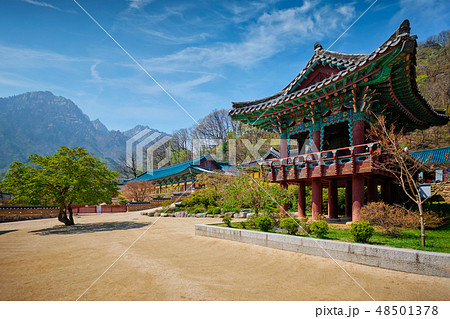 Sinheungsa temple in Seoraksan National Park, Seoraksan, South Korea 48501378