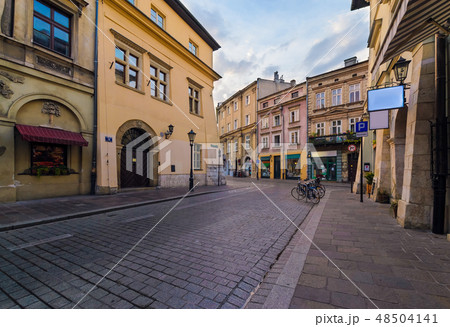 Old streets in Krakow in the morning. 48504141