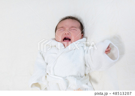 生後3ヵ月の赤ちゃん 生後3ヵ月の赤ちゃん 48513207