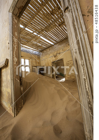 Sand has invaded and taken over these rooms in Kolmanskoppe Sand has invaded and taken over these rooms in Kolmanskoppe 48516438