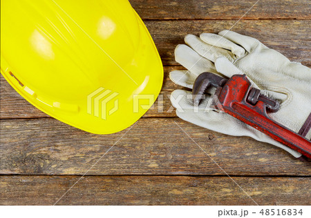 Safety helmet and gloves wrench construction Safety helmet and gloves wrench construction 48516834