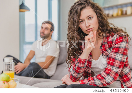 The wife refuses to listen to her nervous, screaming husband and gives him a quiet treatment 48519409