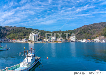 美保関港　堤防から見た街並み 48519549