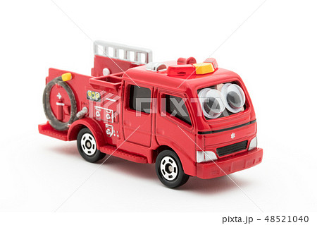 目玉シール付き消防車: wiggly-eyed fire engine 48521040