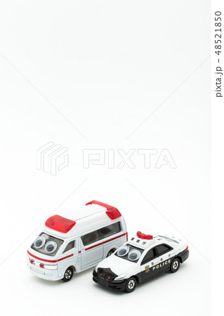 目玉シール付きパトカーと救急車:wiggly-eyed police car & ambulance 目玉シール付きパトカーと救急車:wiggly-eyed police car & ambulance 48521850