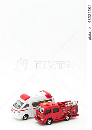 目玉シール付き消防車と救急車: wiggly-eyed fire truck & ambulance 目玉シール付き消防車と救急車: wiggly-eyed fire truck & ambulance 48522504