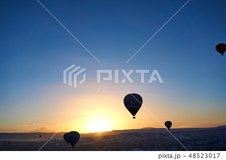 熱気球 アドバルーン カッパドキア 48523017