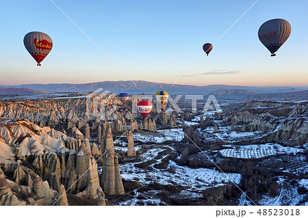 熱気球 アドバルーン カッパドキア 48523018