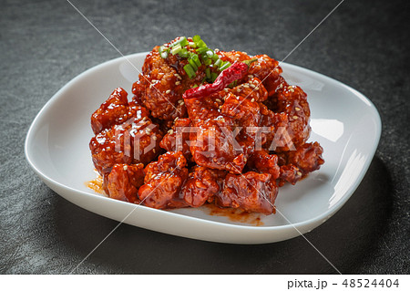 ヤンニョムチキン Korean spicy chicken  (Yangnyeom Chicken) 48524404