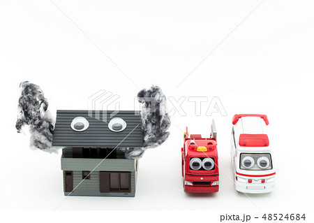目玉シール付き火事の家と消防車と救急車: wiggly-eyed burning house 目玉シール付き火事の家と消防車と救急車: wiggly-eyed burning house 48524684