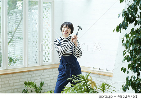 女性 DIY リノベーション 女性 DIY リノベーション 48524761