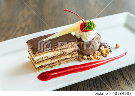 Cake Opera 48534688
