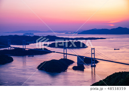 【瀬戸内しまなみ海道】来島海峡大橋　夕景 48538359