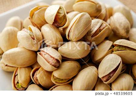 素焼きのピスタチオ 素焼きのピスタチオ 48539605