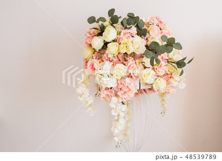 Luxury decorated with flowers celebration hall in palace Luxury decorated with flowers celebration hall in palace 48539789
