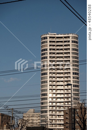 マンションと電線 48540288