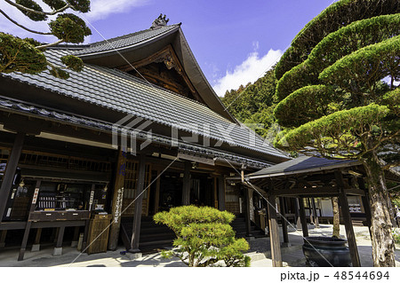 山口　山口市　瑠璃光寺　本堂 48544694