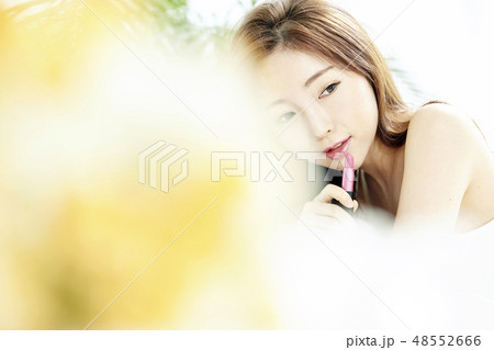 ビューティー 若い女性 女性 48552666