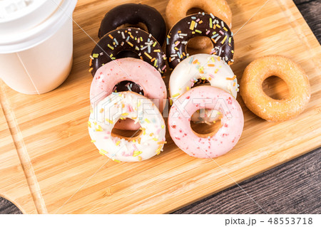 Donuts on a white background.甜甜圈,甜點,點心,下午茶,cake Donuts on a white background.甜甜圈,甜點,點心,下午茶,cake 48553718
