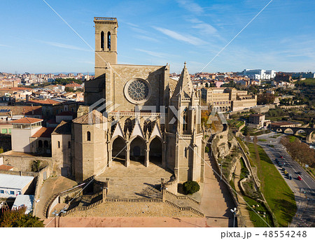 Above view Collegiate Basilica of Santa Maria in Manresa, Spain 48554248