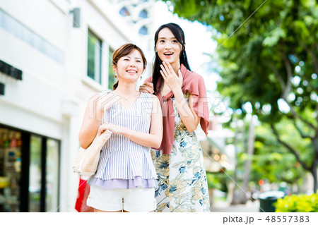 若い女性 48557383