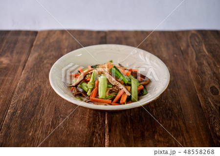 小松菜と干し椎茸の春雨炒め① 小松菜と干し椎茸の春雨炒め① 48558268