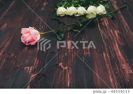 Valentine love card fresh rose and heart on wooden Valentine love card fresh rose and heart on wooden 48559213