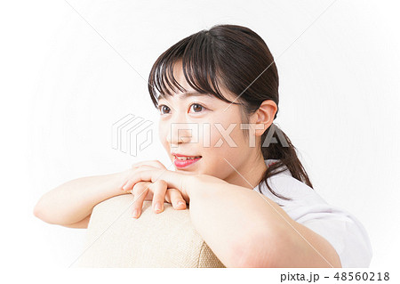 笑顔の若い学生 笑顔の若い学生 48560218