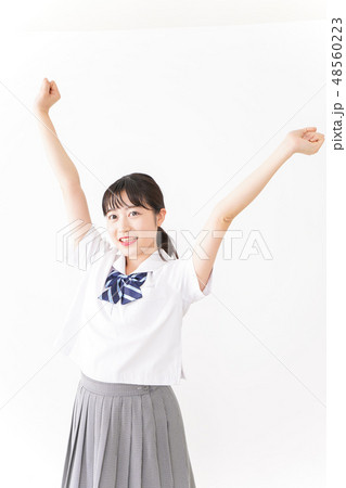 笑顔の若い学生 笑顔の若い学生 48560223