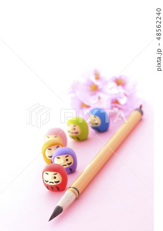 ダルマと筆と桜 ダルマと筆と桜 48562240