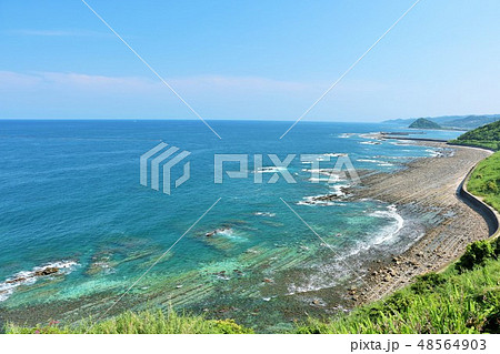 宮崎県　青空の日向灘と鬼の洗濯板 48564903