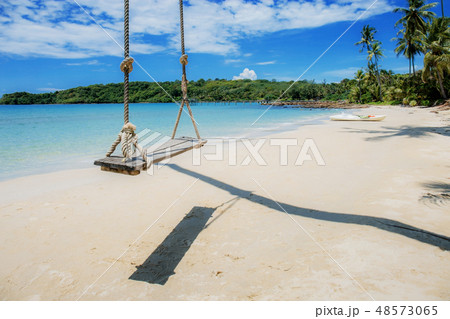 Hammock on tree at sea. Hammock on tree at sea. 48573065